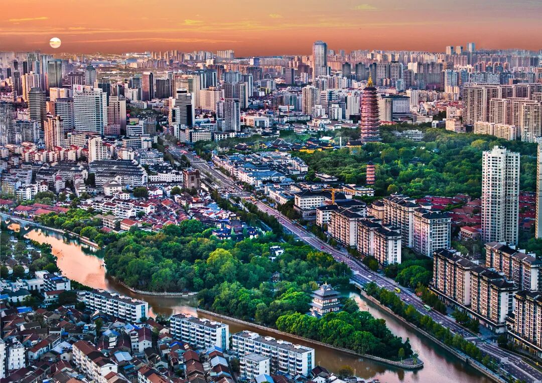 《暮日龙城》.jpg